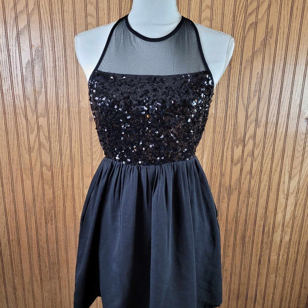 COPY - Womens Forever 21 Sz Small Black Dress 30" Length Criscross Back 100% Po…